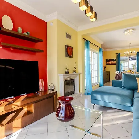 #343 With Pool & Jacuzzi By Holidays