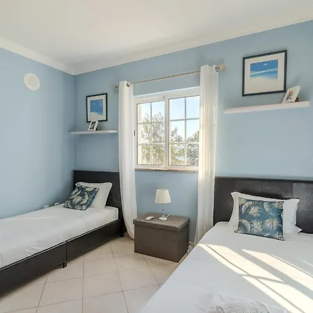 #343 With Pool & Jacuzzi By Holidays