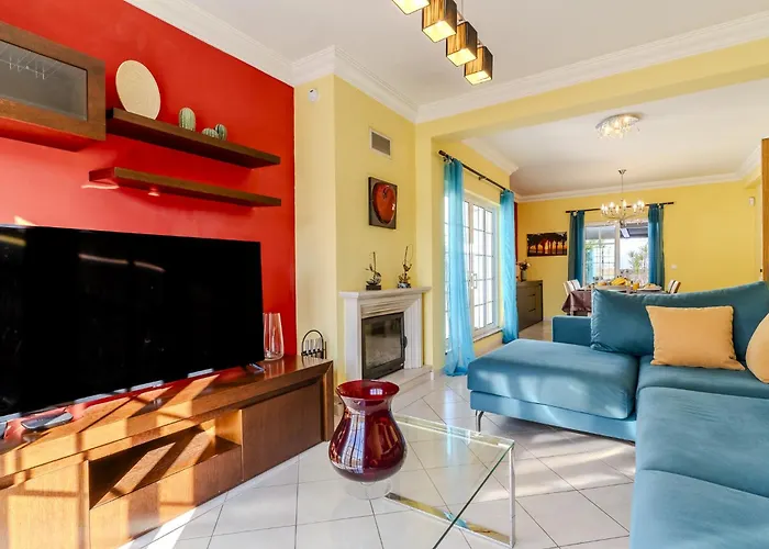 #343 With Pool & Jacuzzi By Holidays