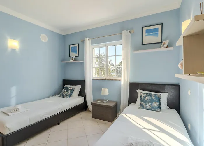 #343 With Pool & Jacuzzi By Holidays