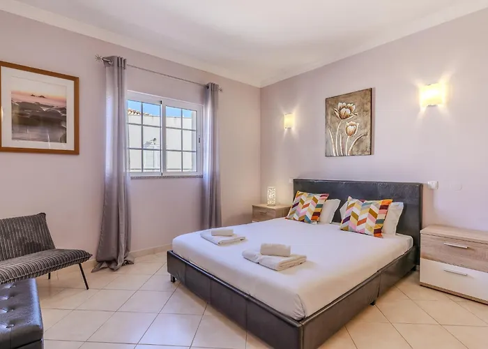 #343 With Pool & Jacuzzi By Holidays 빌라