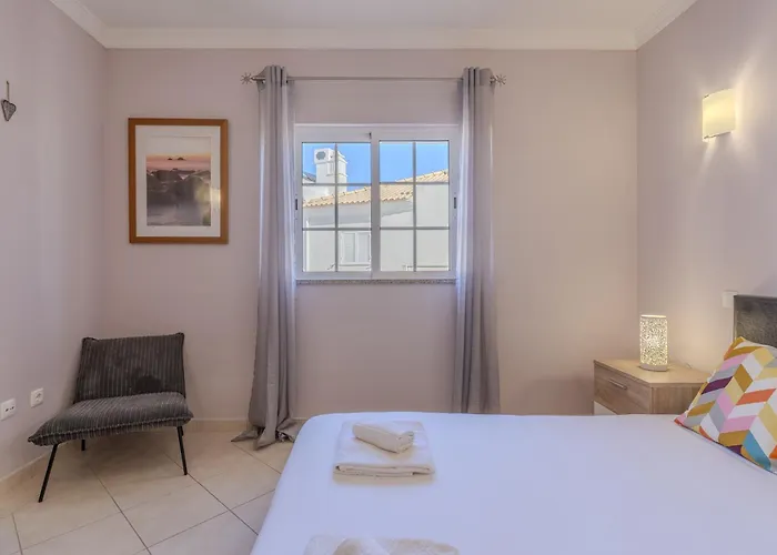 #343 With Pool & Jacuzzi By Holidays 빌라