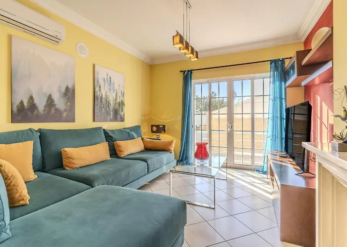 #343 With Pool & Jacuzzi By Holidays 빌라 알부페이라