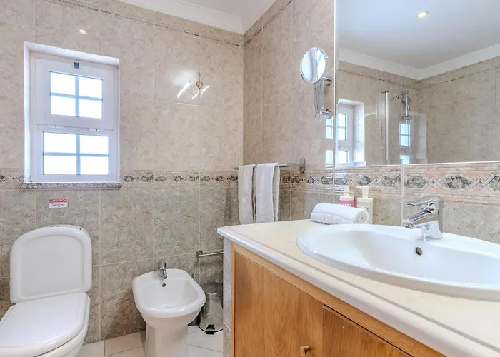 #343 With Pool & Jacuzzi By Holidays 빌라 알부페이라