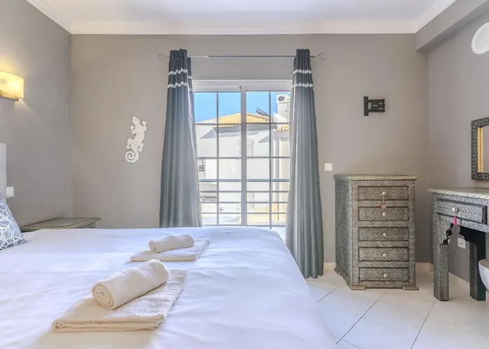 #343 With Pool & Jacuzzi By Holidays 알부페이라